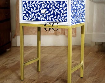 Mesita de noche marroquí hecha a mano con incrustaciones de hueso floral azul