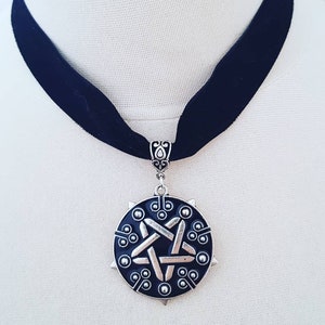 Yennefer of Vengerberg velvet choker cosplay necklace