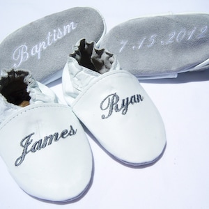 leather baby shoes -  baptism white leather shoe - white baptism shoes , cross on shoes, soft baptism booties- infant girl booties