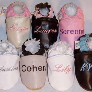 Babyschuhe, lederne Babyschuhe, Monogramm-Babyschuhe, Baby-Mädchen monogrammierte Babyschuhe, Baby-jungen personifizierte Schuhe, Säuglingsschühchen