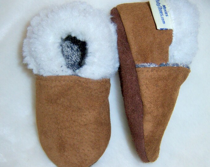 warm suede baby mocassins, warm leather suede baby shoes,navy suede baby shoes , sherpa lining shoes