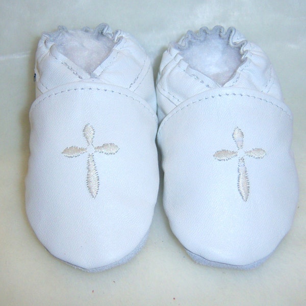 Baptism shoes -White leather shoes -cream cross christening shoes- embroidered cross - baptismal shoes - baptism boy shoes - baptism girl -