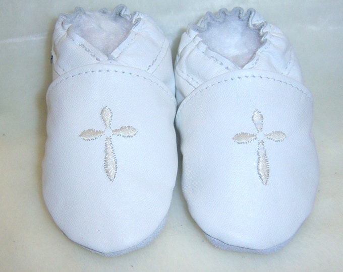 Baptism shoes -White leather shoes -cream cross christening shoes- embroidered cross - baptismal shoes - baptism boy shoes - baptism girl -