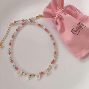 Bunte Namenskette, Perlmutt Buchstabe Namen, Kinder Geburtstagsgeschenk, Perlen Namenskette für Mädchen, helle Halskette für Kinder