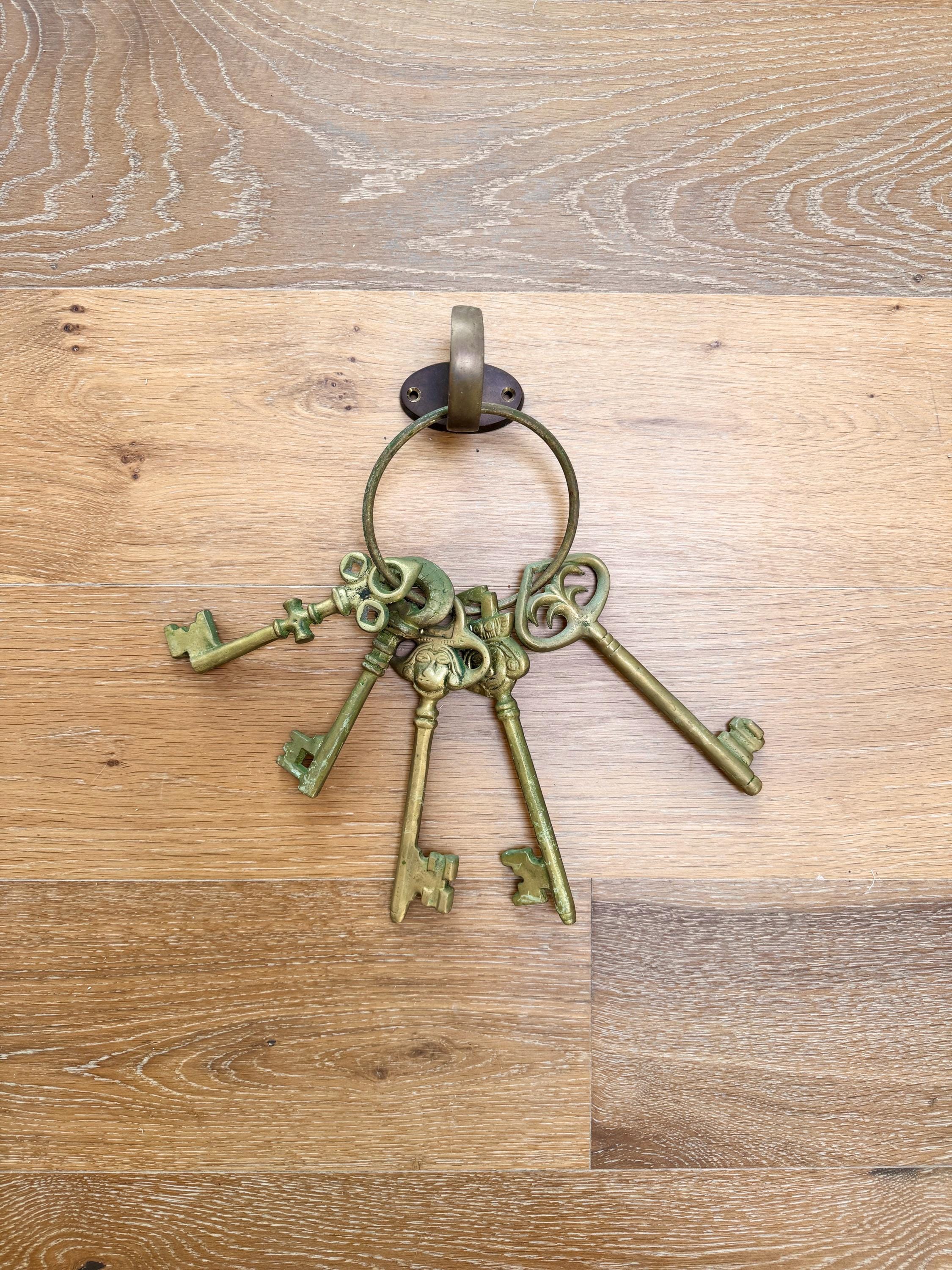 RARE Vintage 60s Large Skeleton Keys Key Ring Brass Wall Hanging Hook ...