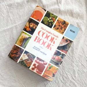 Vintage 70s 1970 Complete Family Cookbook Paperback Book Over 2000 Recipes