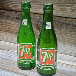 Vintage Pair of Two 7UP Bottles, 7up Bottles, Vintage Soda Advertising
