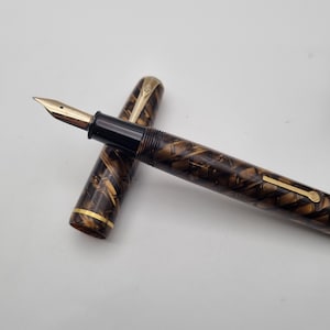 Vintage Fountain Pen, Conway Stewart No28 in Tiger Eye Patern Vintage Fountain Pen, Conway Stewart No28 in Tiger Eye Patern