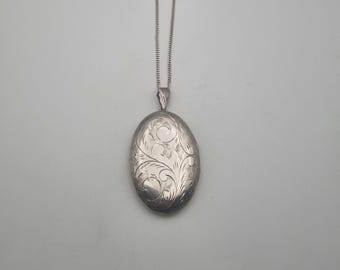 Vintage 1978 Large Oval Sterling Silver Pendant/Locket, Art Nouveau Design.