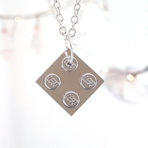 Chroomsteenketting handgemaakt met LEGO-platen aan een verzilverde ketting - Valentijnsdagcadeau