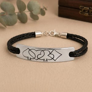 Pulsera de póker grabada a mano, joyería con diseño de naipes, regalo de casino para él.