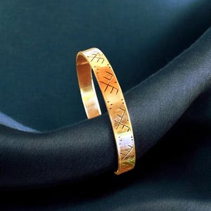 Handcrafted Ethnic Design Copper Cuff Bracelet, Customizable, Unique Handmade Jewelry, Personalized Gift, Bohemian Style, Artisan Craft