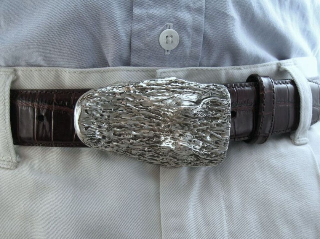 Alligator Head 1.25 Inch Belt Buckle in Textured Solid  display picture 3