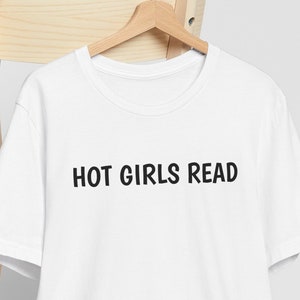 Librarian Gifts for Reader Book Worm Gifts for Her Bookstagram Gifts for Book Lover of Reading Tshirt Funny Librarian T-shirt Funny Library