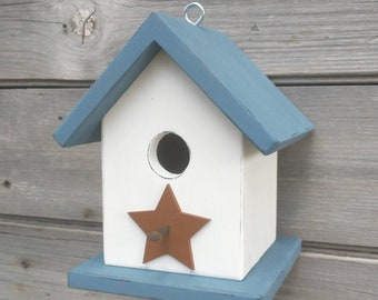 Rustic Star Birdhouse Outdoor wooden birdhouse for Chickadees, Wrens and Finches.
