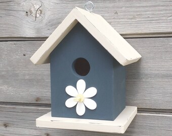 Daisy Birdhouse, Outdoor Birdhouse for Chickadees, Wrens and Finches. USA Handmade Birdhouse.