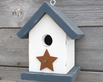 Rustic Star Birdhouse Outdoor wooden birdhouse for Chickadees, Wrens and Finches.