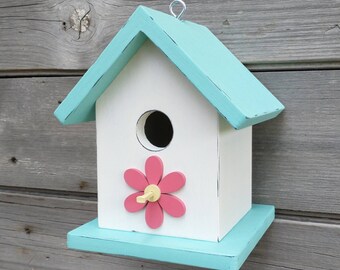 Daisy Birdhouse, Outdoor Birdhouse for Chickadees, Wrens and Finches. USA Handmade Birdhouse.