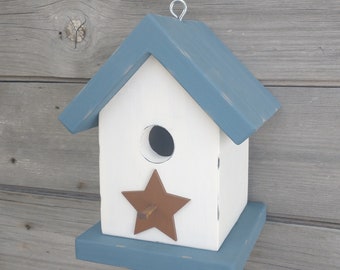 Rustic Star Birdhouse Outdoor wooden birdhouse for Chickadees, Wrens and Finches.