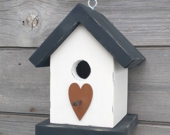 Rustic Heart Birdhouse Outdoor wooden birdhouse for Chickadees, Wrens and Finches.