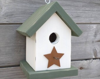 Rustic Star Birdhouse Outdoor wooden birdhouse for Chickadees, Wrens and Finches.