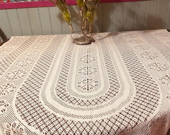Vintage large oval lace tablecloth 58x80 inch