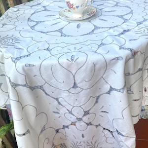cutwork flowers vintage embroidered tablecloth 48x48 inches