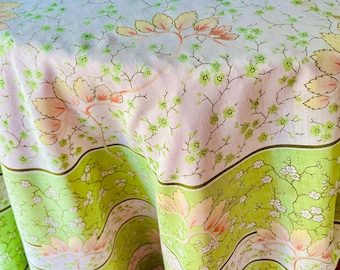Vintage circular print tablecloth 70 inch diameter