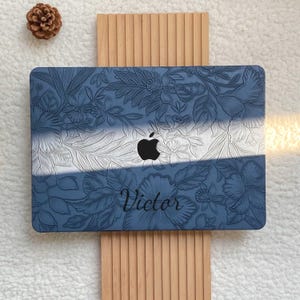 Custodia rigida floreale blu retrò per MacBook Pro 16/15 Air 15/14/13/11, MacBook Retina 15/13/12, custodia per laptop Apple 2024/2023, A3114/A2941