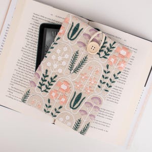 Floral Whisper Embroidered Kindle Sleeve, Padded E-Reader Cover, Kindle Paperwhite 7&#39;&#39; Sleeve, Kindle Scribe 10.2&#39;&#39; Cover, Book Lover Gift