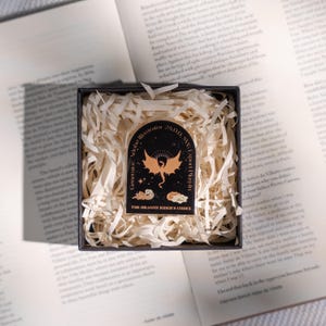 Dragon Fourth Wing Kindle Grip, Kindle Holder, Kindle Accessories, Magnetic Kindle Grip, Phone Holder, Phone Grips, Kobo Grip, Bookish Gifts
