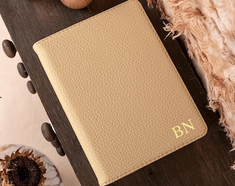 Beige Vegan Leather Kindle Paperwhite Case: Magnetic Back, Auto-Sleep