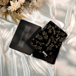 Personalized Kindle Paperwhite Case: Auto Wake/Sleep, Color Options iPhone case