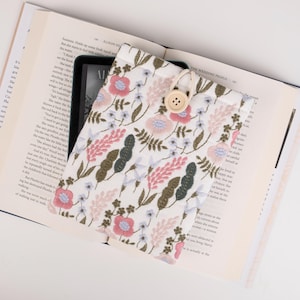 Floral Aesthetics Embroidered Kindle Sleeve, Padded E-Reader Cover, Kindle Paperwhite 7&#39; Sleeve, Kindle Scribe 10.2&#39;&#39; Cover, Book Lover Gift