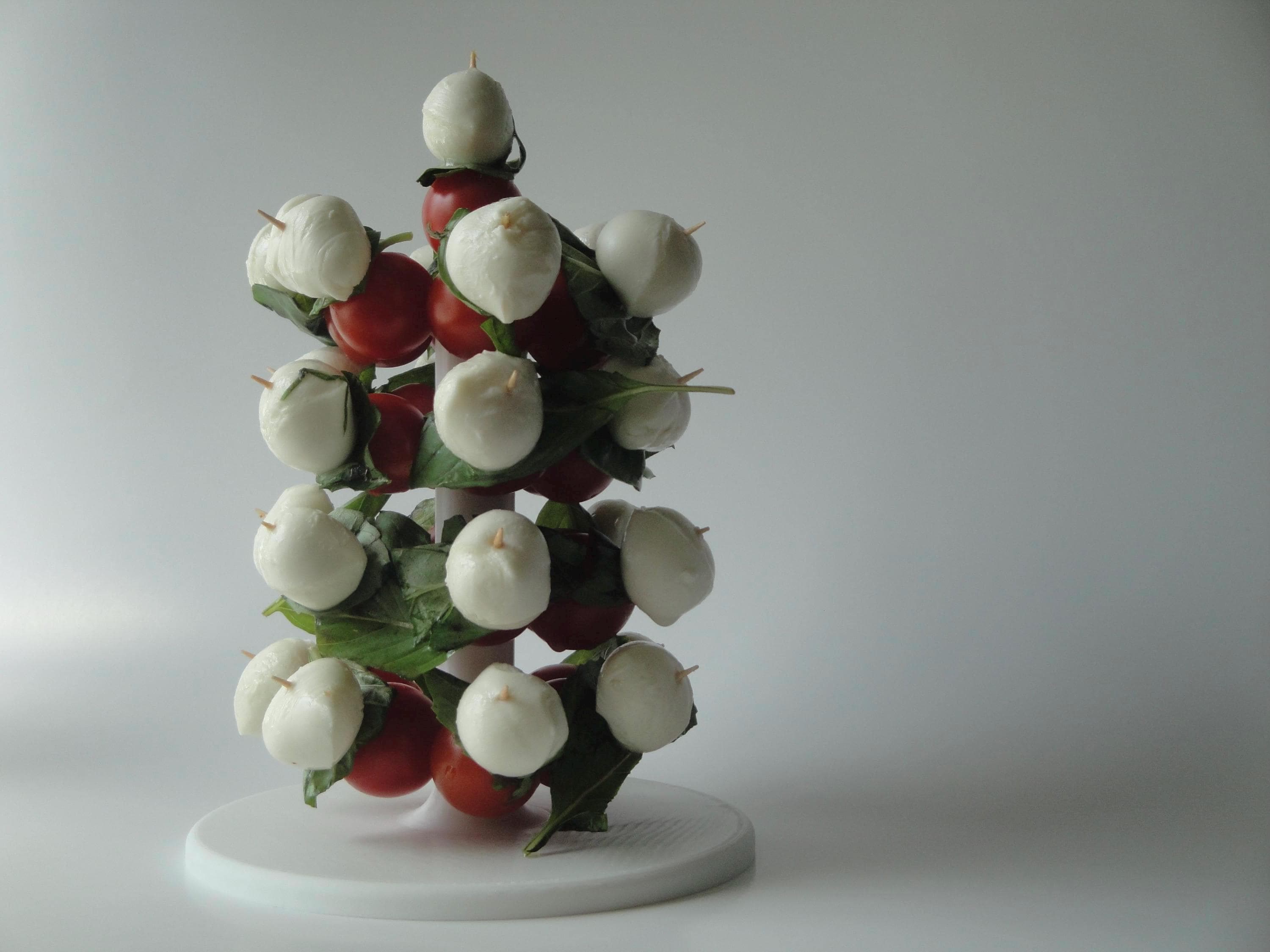 Aperitifstand: Ein schlanker, 3D-gedruckter, lebensmittelechter Halter für 25 Zahnstocher-Aperitifs, perfekt für Partys, Versammlungen und elegante Displays.