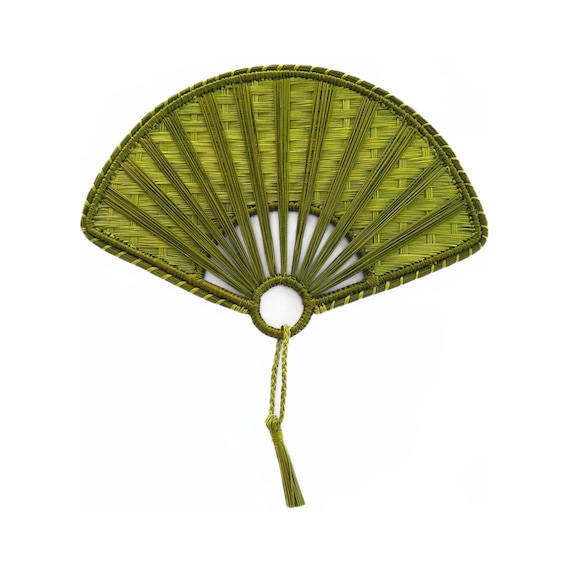 Handwoven Iraca Fan: Boho Wedding Decor