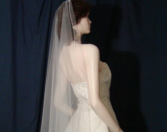 Wedding Veils bridal veils   Petal cut  50 inch long Waltz length veil 1 Tier with a delicate pencil edge