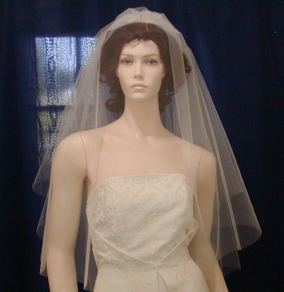 Wedding Veils Bridal Veil 2 Tier Fingertip Length Circle Cut 