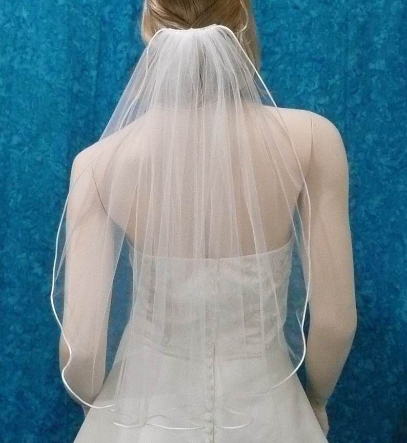 Bridal Veil 1 tier with a Satin cord Trim Shoulder to Waltz Length wedding veil Sale image 4