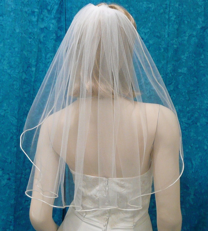 Bridal Veil 1 tier with a Satin cord Trim Shoulder to Waltz Length wedding veil Sale image 3