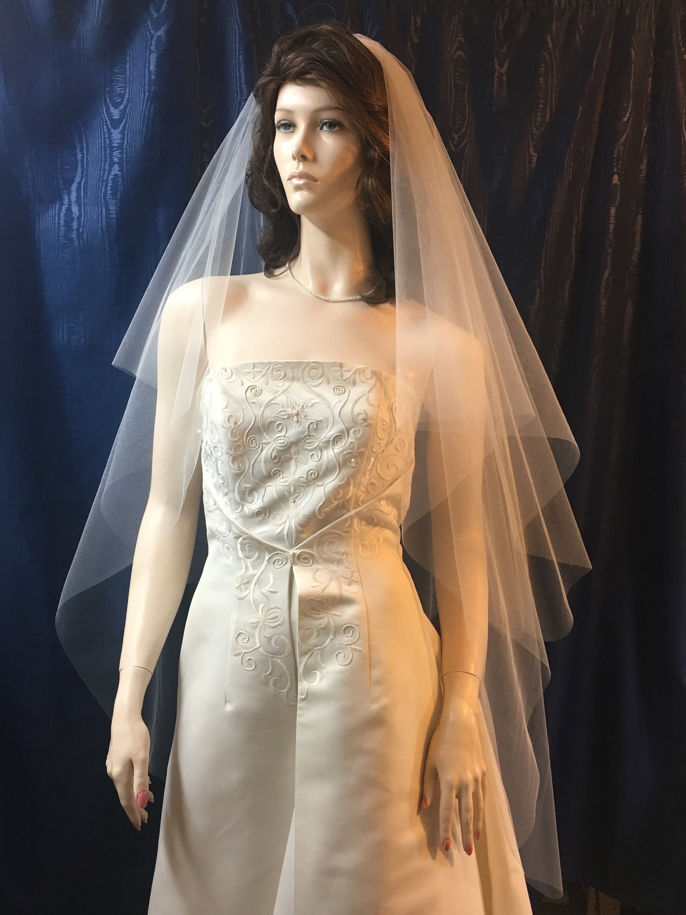 Bel Aire Bridal Knee Length Ivory Veil with Blusher Knee Length Veil With Blusher - Etsy main image 2