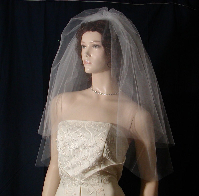 Wedding veil , bridal veil, 2 tier, elbow length, raw plain cut edge, classic style Sale image 3