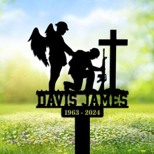 Personalized Kneeling Soldier Memorial Metal Stake, Army Memorial, Memorial Veteran, Sympathy Gift, Military Funeral Sign,Grave Marker Stake