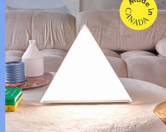Norrsken mini LUXOR skrivbordslampa Tillverkad i Kanada 10 000 lux Vinterblues Säsongsbetonad stark ljusterapi - Modern pyramidformad triangulär design