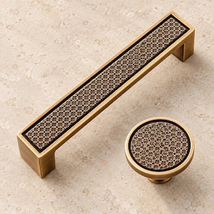 Lattice Cabinet Pulls, Round Knob and Pendant in Antique Brass