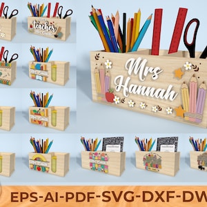 Könnte beinhalten: Schreibtisch-Organizer aus Holz mit verschiedenen Designs, darunter Bleistifte, Äpfel und die Namen "Mrs. Emily", "Teacher", "Mrs. Hannah" und "Alice Smith". Jeder Organizer enthält Bleistifte, Scheren und Lineale. Der untere Teil des Bildes enthält den Text "EPS-AI-PDF-SVG-DXF-DWG".