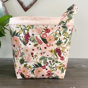 Knitting Project Bag 2 Sizes, Rifle Paper Co Garden Party in Pink Drawstring Crochet  Pouch, Gifts for Knitters Sock Shawl