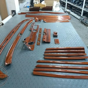 Mercedes W108 Juego interior de molduras de tablero de madera Zebrano - 24 piezas