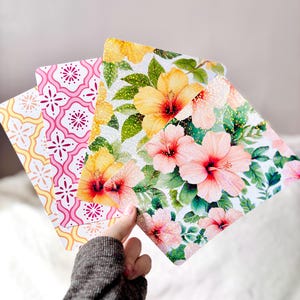 Collection Petals of Polynesia - Papier cartonné avec insertion holographique, illustration originale. Kindle.