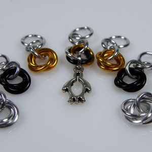 Penguin Stitch Markers Small Knitting Stitch Markers Chainmaille Stitch Markers Sock Stitch Markers Little Stitchmarkers imagem 5